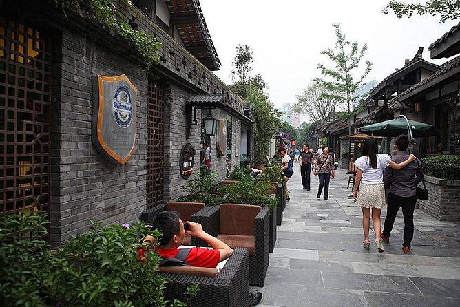 1-Day Chengdu Layover Tour: Panda Base, city central with Round Airport Transfer - Price, Tickets, and What You Need to Pay Separately