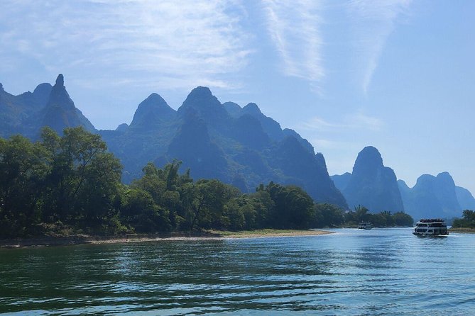 1-day Guilin Li River Cruise and Yangshuo Sightseeing Private Tour - Yulong River and Yulong Bridge: the second karst hit