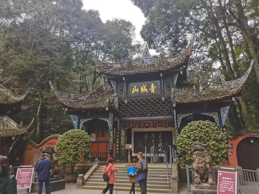 1-Day Mount Qingcheng and Dujiangyan Irrigation System Tour - Leaving Chengdu at 9:00am and getting to Qingcheng without stress