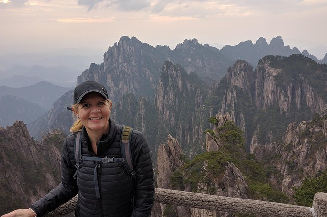 1-Day Mt. Huangshan Tour with Optional Hongcun & Xidi Village - Lion Peak and Stone Monkey: Building the Most Famous Photo Moment