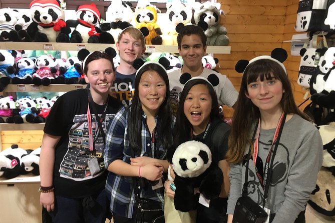 1-Day Panda Breeding Center plus Chengdu City Tour - Hotel pickup and private guiding, why the logistics are worth paying for