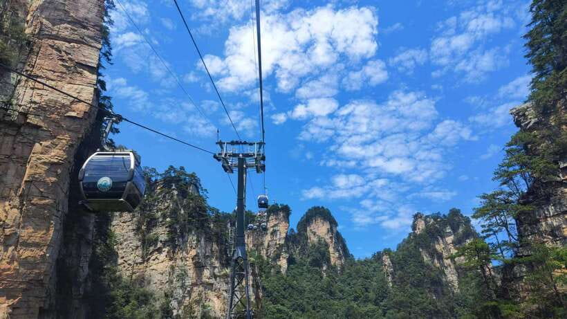 1-Day Private Tour to Zhangjiajie Highlights - Tianzi Mountain: why the panoramic top feels like the whole point