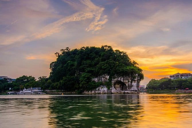 1-Day tour of Guilin-LiRiver cruise-Yangshuo Xianggong hill - Guide quality and comfort, with real names that came up