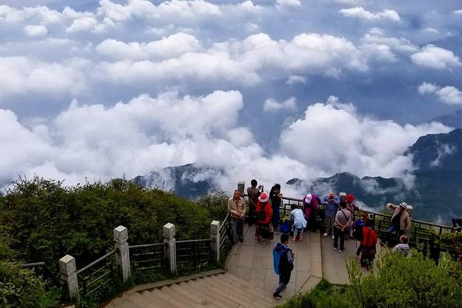 2-Day All Inclusive Leshan Giant Buddha and Emei Mountain Tour - Getting There From Chengdu Without the Headache