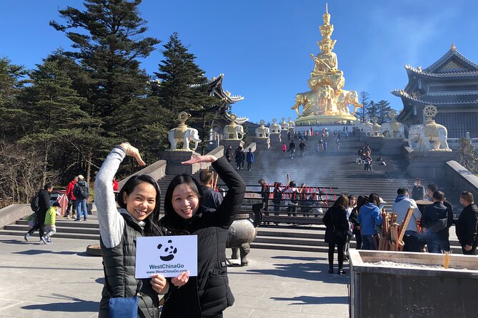 2-Day All Inclusive Leshan Giant Buddha and Emei Mountain Tour - The Role of Your Guide: Why Lily and Lucy Keep Showing Up
