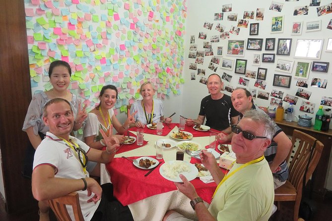 2-Day Customized Warriors Tours & Xian Top Attractions - Muslim Quarter snack street lunch, with a guide choosing the order