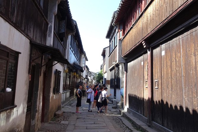 2-Day Private Hangzhou Tour from Shanghai - Hangzhou check-in: the payoff of ending Day 1 in the city