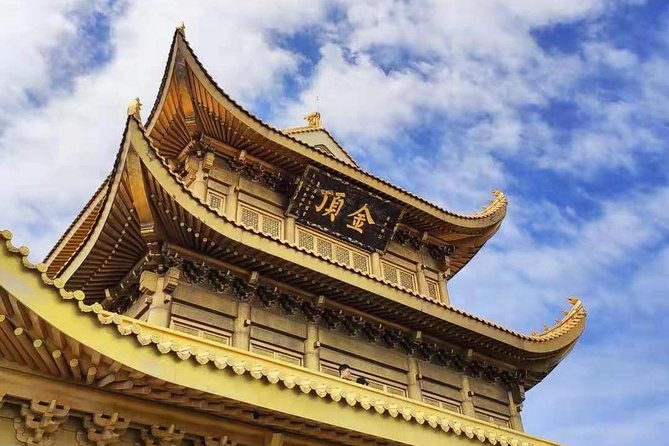 2-Day Private Tour of Leshan Grand Buddha and Emei Shan including Monastery Stay - Day 2: Emei Shan cable car up to the Golden Summit views