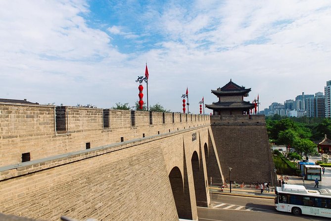 2 Days Xian Private Tour from Chengdu by Bullet Train - Day 1 on foot and by car: Xi’an City Wall and the Drum Tower area