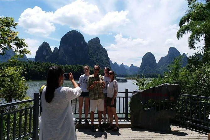 3 Days Private Luxury Guilin Highlights Tour - Solitary Beauty Peak: 306 steps for views of Guilin and the Lijiang River
