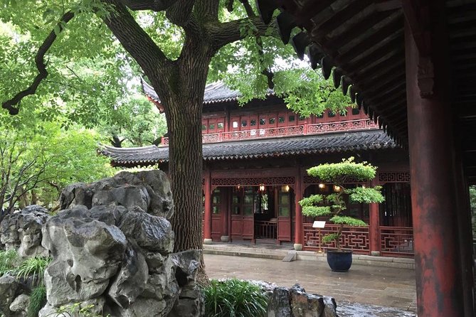 3-Hour Shanghai Yu Garden &Old Town Private Tour with Tea Tasting - Old Town (Nanshi) bazaar streets and the joy of wandering