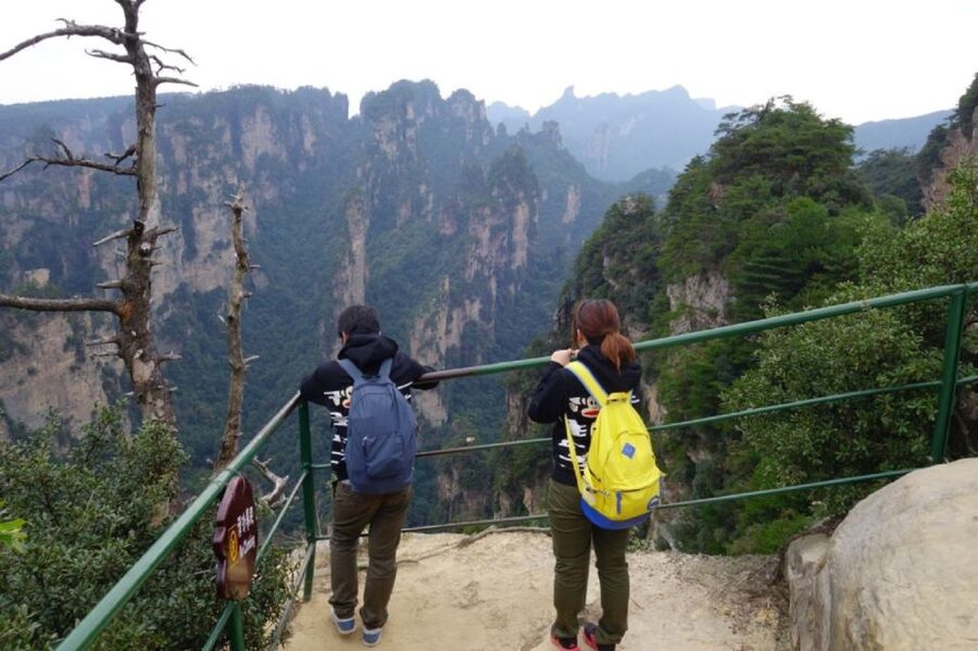 4-Day Highlights of Zhangjiajie With Sunrise Experience - Guide quality and service style that makes a difference