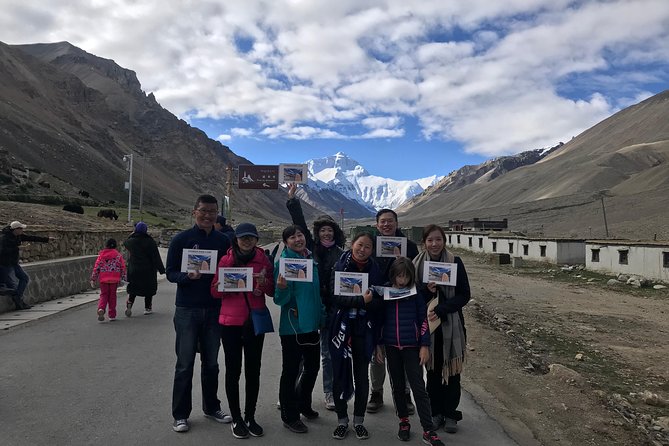 4-Day Tibet Tour With Everest Base Camp from Lhasa - Altitude reality check: oxygen in the car, high passes, and smart pacing