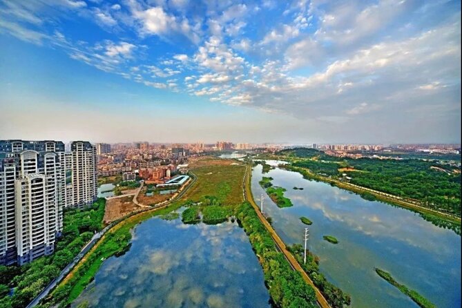 4 Hours Half Day Guangzhou Airport Layover Visa-Free Private Tour - Yuanxuan Taoism College: architecture, temple culture, and an old-family residence