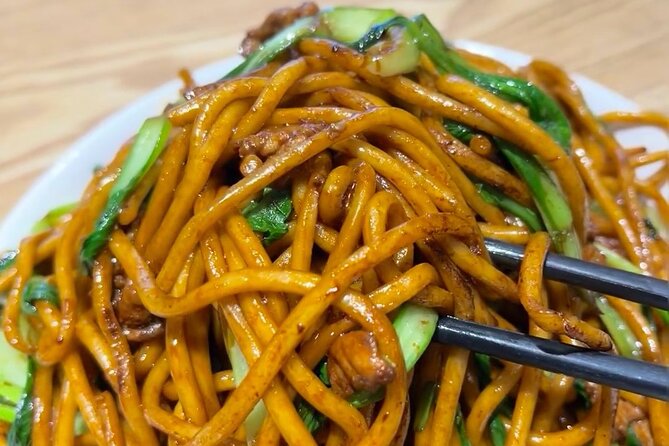 4-Hr Shanghai Layover Tour: Maglev, Wet Market, Food, Landmarks - Huangpu wet market time: what you get and what to expect