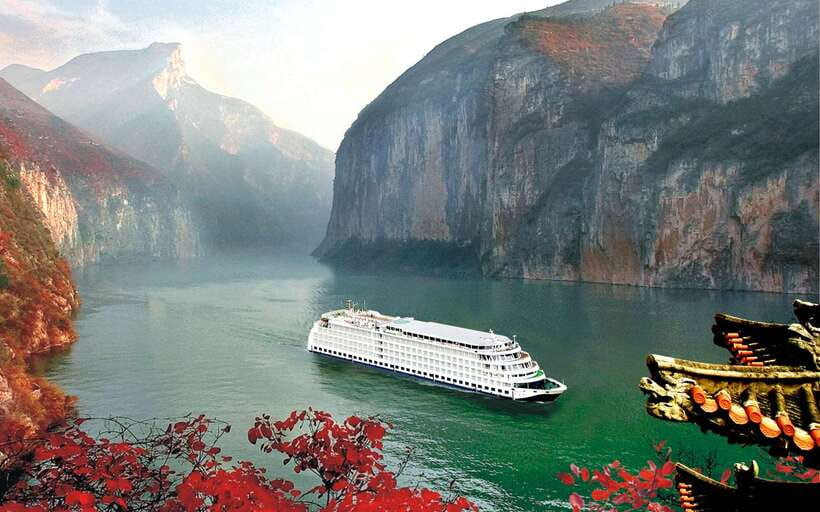 4D3N Yangtze River Victoria Cruise: Chongqing to Yichang - Day 2 near Fengdu: Shuanggui Mountain, plus optional Ghost City and Three Kingdoms show