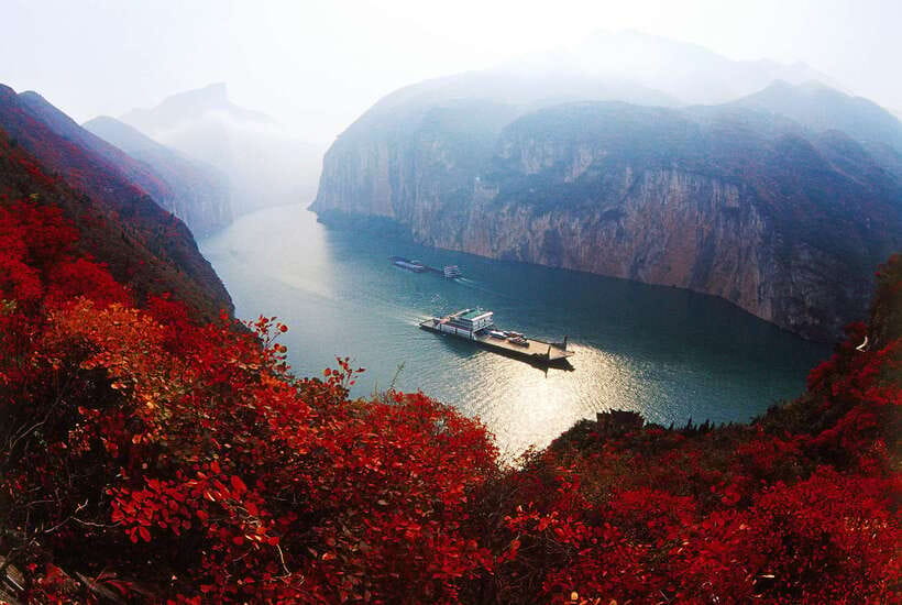 4D3N Yangtze River Victoria Cruise: Chongqing to Yichang - Day 4 Yichang finish: Three Gorges Dam site and optional ship lift