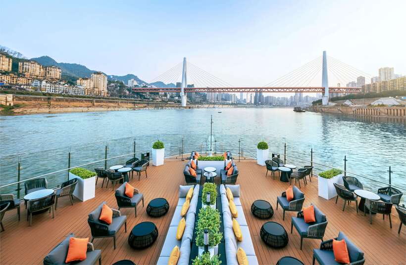 4D3N Yangtze River Victoria Cruise: Chongqing to Yichang - Day 1 in Chongqing: taxi to the pier, boarding window, then sailing starts