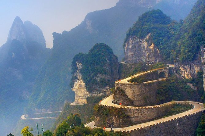 5-Day Private Zhangjiajie Panoramic Sightseeing Tour - Day 4: Cable Car to Huangshi Village and Golden Whip Brook Trail