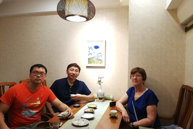 6-Hour Private Chengdu City Walking Tour with Tea Tasting - Entering Qingyang Palace (Green Goat Temple) at the start