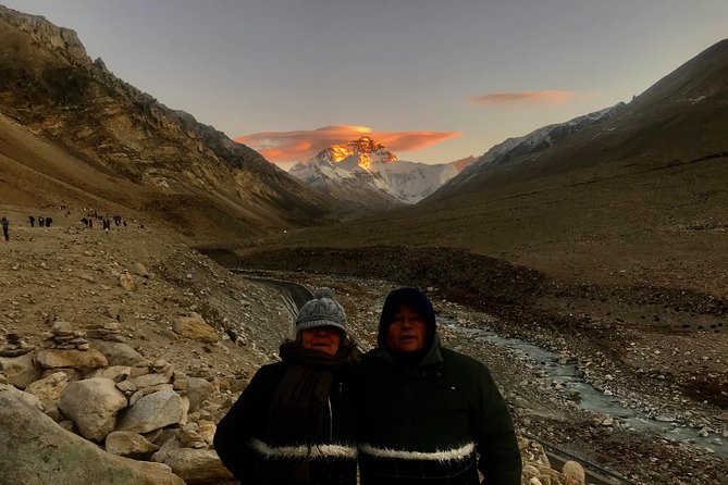 7 Days Lhasa to Kathmandu Overland Small Group Tibet Tour via EBC - Day 1 in Lhasa: Pickup, Downtown Check-In, and First Acclimation Window