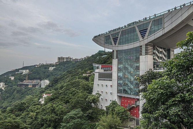 A Private City Tour of Hong Kong with Mercedes-Benz - Price and value: $399 per group, not per person