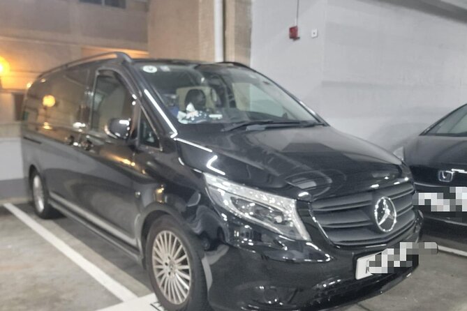 AIRPORT TRANSFER service Kowloon with Mercedes Benz - A Mercedes ride that stays comfortable even when traffic gets weird