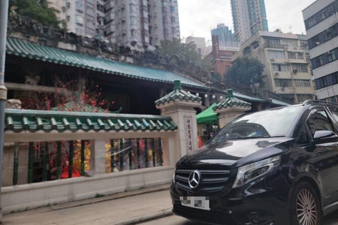 AIRPORT TRANSFER service Kowloon with Mercedes Benz - Luggage help, plus the extra effort that saves time