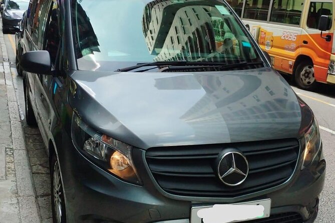 AIRPORT TRANSFER service Kowloon with Mercedes Benz - Timing reality: planning for about 30 minutes, not an all-day project