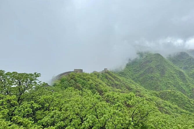 All-inclusive Private Day Tour to Mitianyu Great Wall - Your included ride options: chairlift with toboggan, or cable car