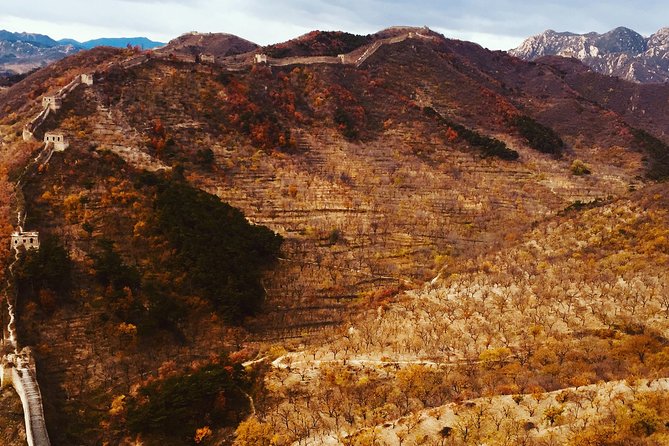 All Inclusive Private Hiking Tour from Huanghuacheng Water Great Wall to Xishuiyu - Price and value: what $209 really covers