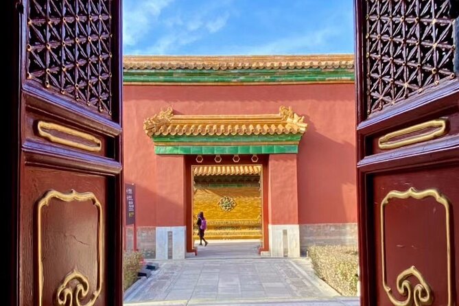 All Inclusive Private Tour to Forbidden City and Jingshan Park - Jingshan Park: your payoff views north of the Palace Museum
