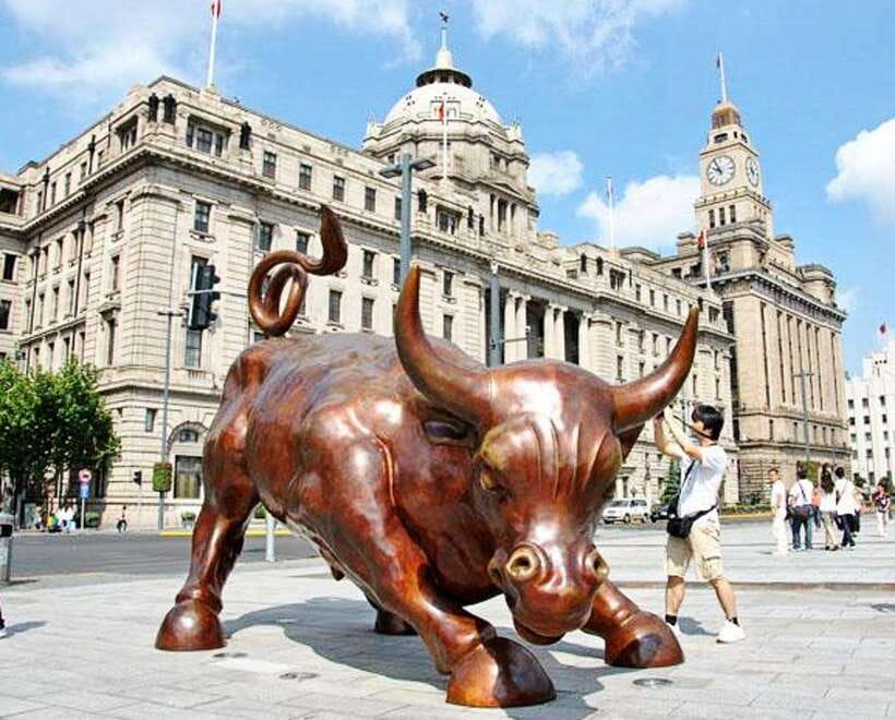All Inclusive Shanghai City Tour : Old and New Highlights - The Bund and Old Customs House: seeing Shanghai’s history in one long river walk