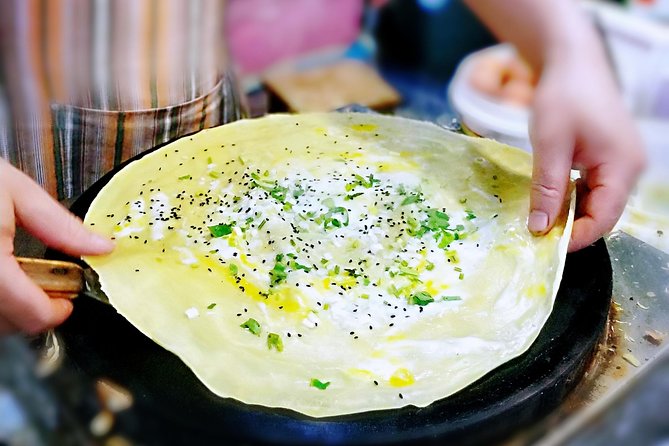 Authentic Local Food Tour in Center Beijing - Hutong Walk and Street Snacks: Understanding Everyday Beijing Life