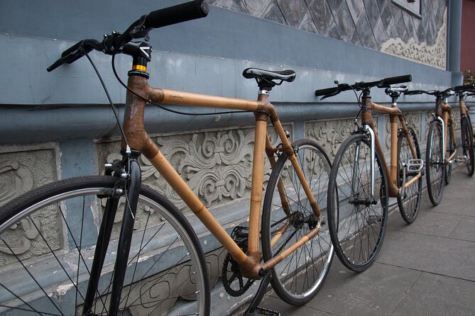 Bamboo Bicycle Tour in Chengdu - Stop 1: Wenshu Monastery Vibes and Old Chengdu Alleys