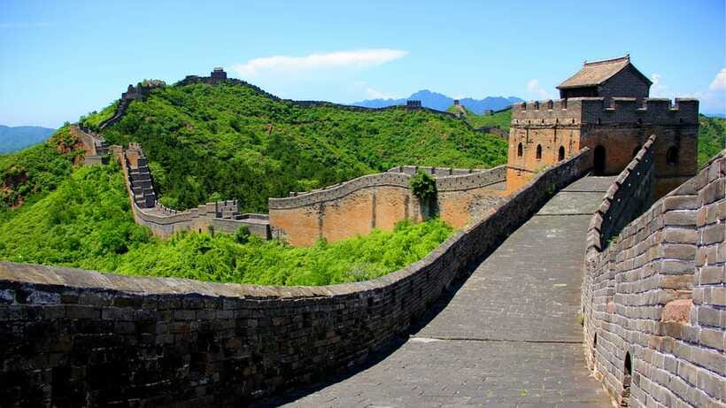 Beijing：Badaling Great Wall Tickets & Guided Tours - Nighttime at Badaling: lights, shows, and a different crowd vibe