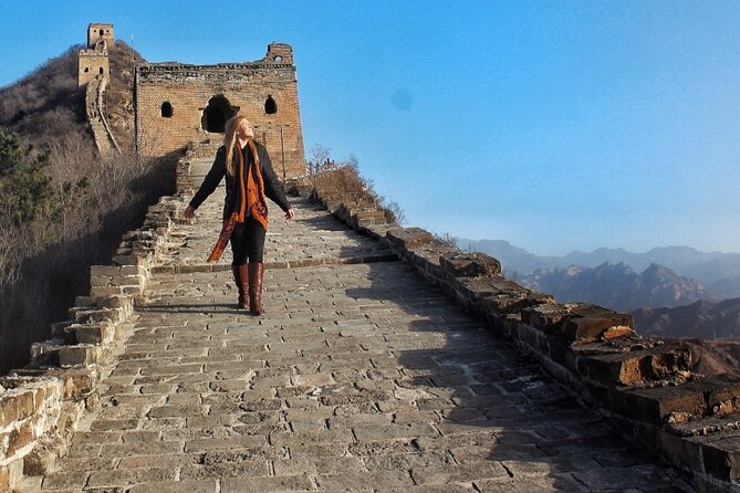 Beijing Evening Tour: illuminated Great Wall and Gubei Water Town - Cable car to Simatai: the tradeoff that makes time work