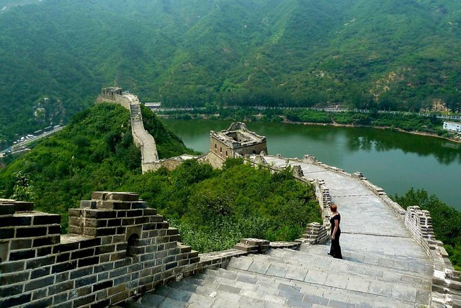 Beijing Forbidden City Skip-the-Line and Huanghuacheng Great Wall Private Tour - Midday Drive and Lunch: The Calm Before the Wall