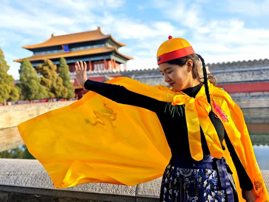 Beijing:Forbidden City Tour--Reveal Secrets Behind Red Walls - Meeting at Donghua Gate or your hotel, and how you’ll stay on track