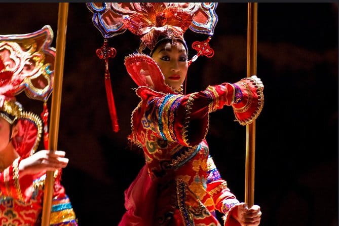 Beijing Golden Mask Dynasty Show Discount Tickets - Staff support: what you can expect during ticket pickup