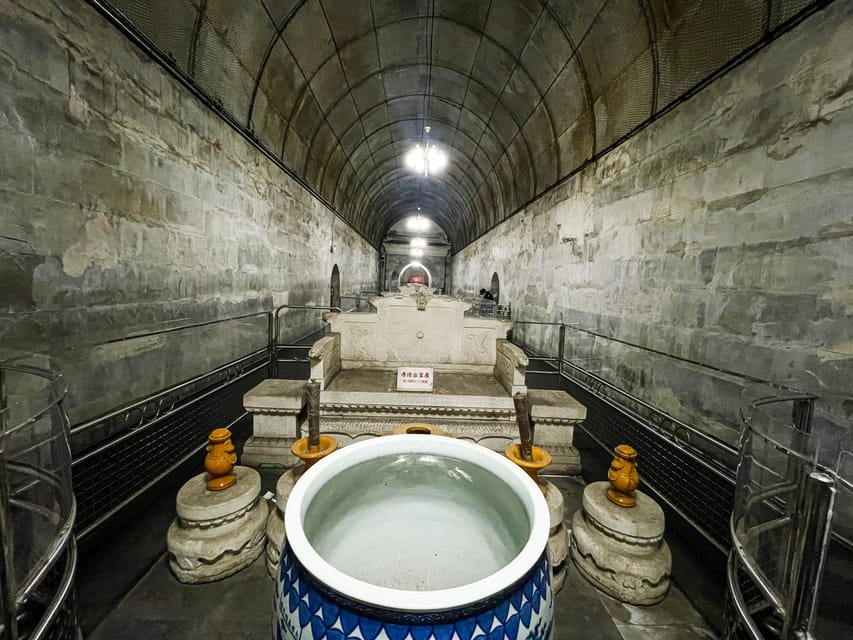 Beijing: Great Wall of China and Ming Tomb Private Tour - Private tour comfort: English guide, private driver, and fewer headaches