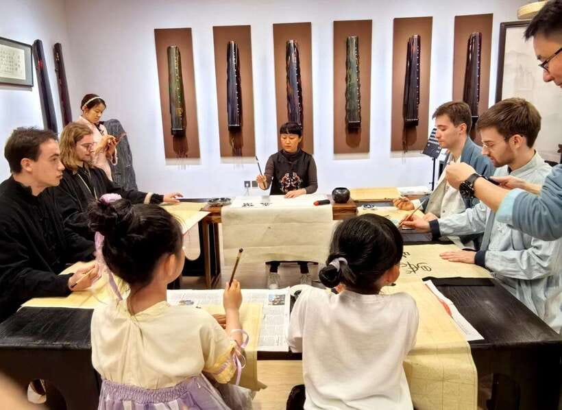 Beijing Hands-On Culture Tour: Tea, Instrument, Calligraphy - Chinese calligraphy with brush and ink, writing your own characters