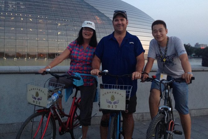 Beijing Highlights-Private Beijing Bike Tour - The Real Route: Drum Tower to Nanluoguxiang in One Evening