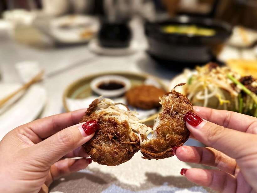 Beijing Hutong Food Crawl Delights: Peking duck, Hotpot&More - Street snacks between stops, plus unlimited drinks that keep you going