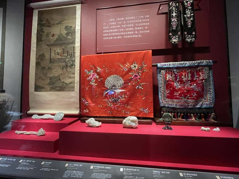 Beijing: Hutongs & Food & Culture Walking Tour - Folk Crafts and Peking Opera Glimpses (If You Catch Them)
