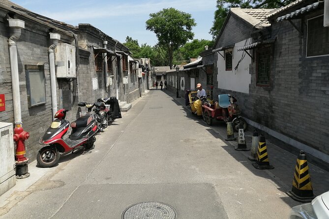 Beijing Hutongs Walking Tour - Bell and Drum Towers start: history you can feel