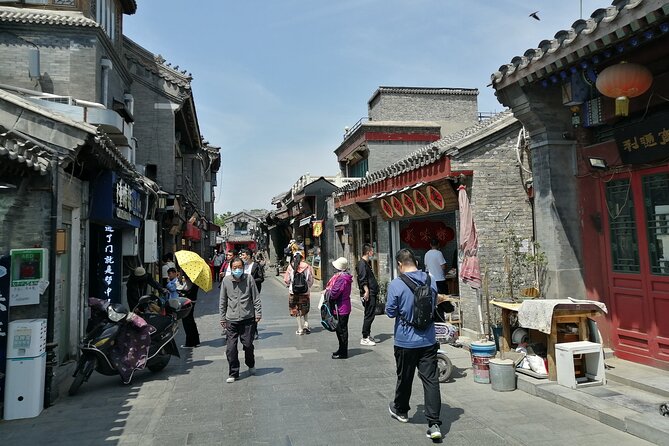Beijing Hutongs Walking Tour - Empresss Mansion photo stop, linked to Puyi and Wanrong