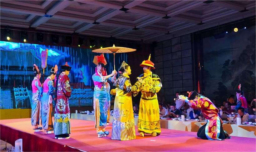 Beijing: Imperial Cuisine Experience & Cultural Performance - The cultural performance: what you get, and how not to miss it