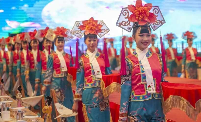 Beijing: Imperial Cuisine Experience & Cultural Performance - Practical tips for a smooth start, including the ticket QR code issue