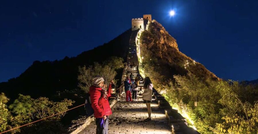 Beijing: Jinshanling and Simatai Wall&Gubei Watertown Tour - Jinshanling Great Wall: guided route, lots of towers, real hiking energy